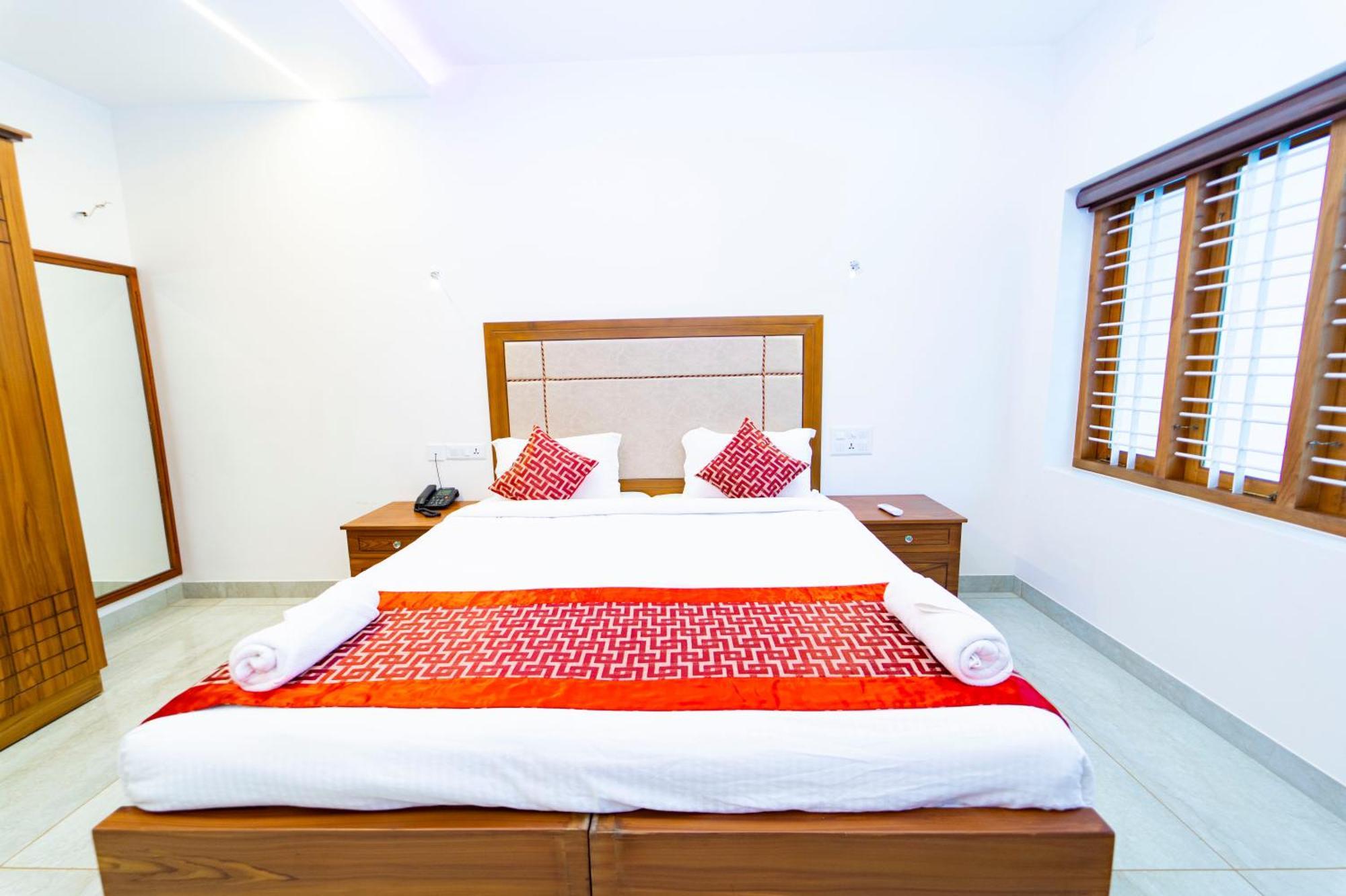 Skylar Seaview Beach Resort & Ayurveda Varkala Bagian luar foto