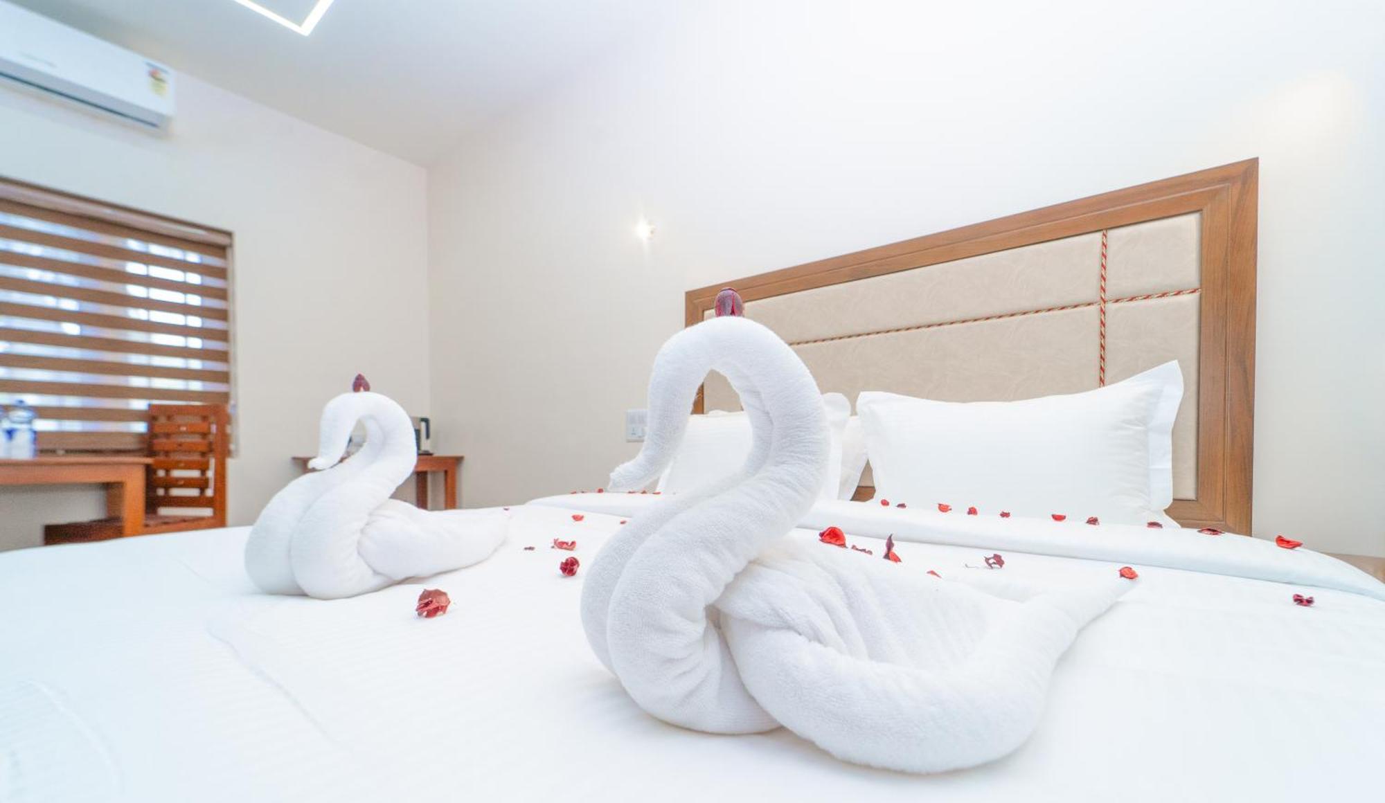 Skylar Seaview Beach Resort & Ayurveda Varkala Bagian luar foto