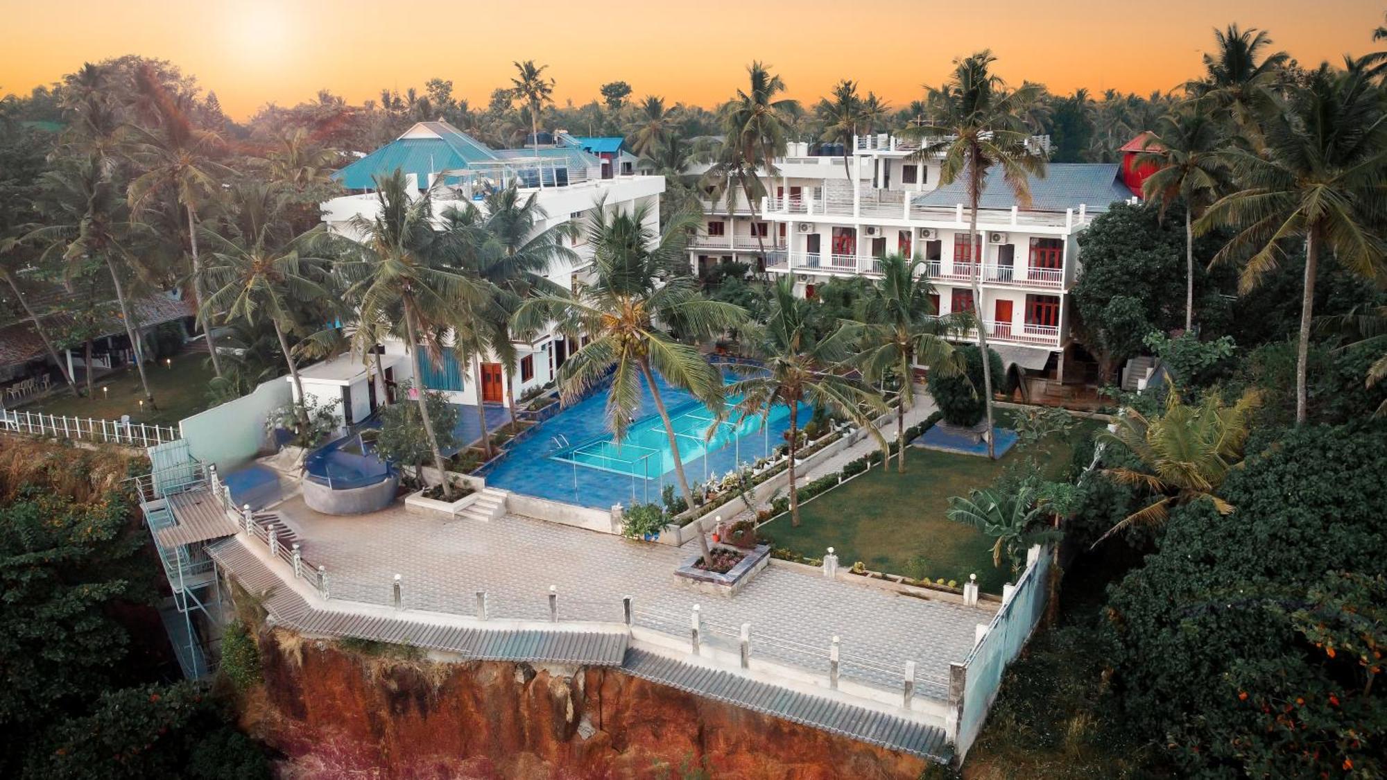 Skylar Seaview Beach Resort & Ayurveda Varkala Bagian luar foto