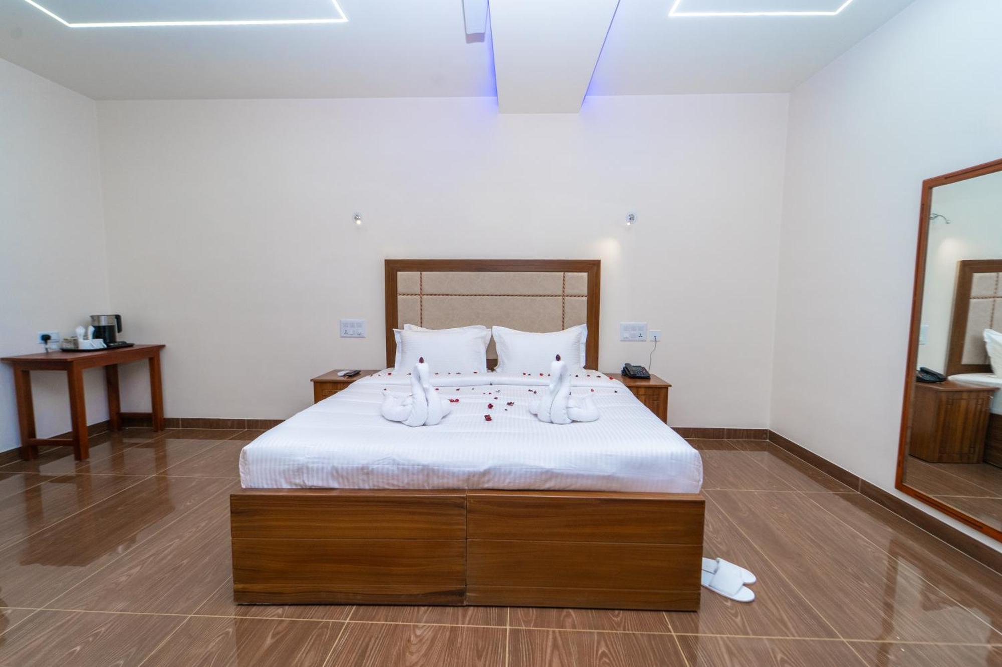 Skylar Seaview Beach Resort & Ayurveda Varkala Bagian luar foto